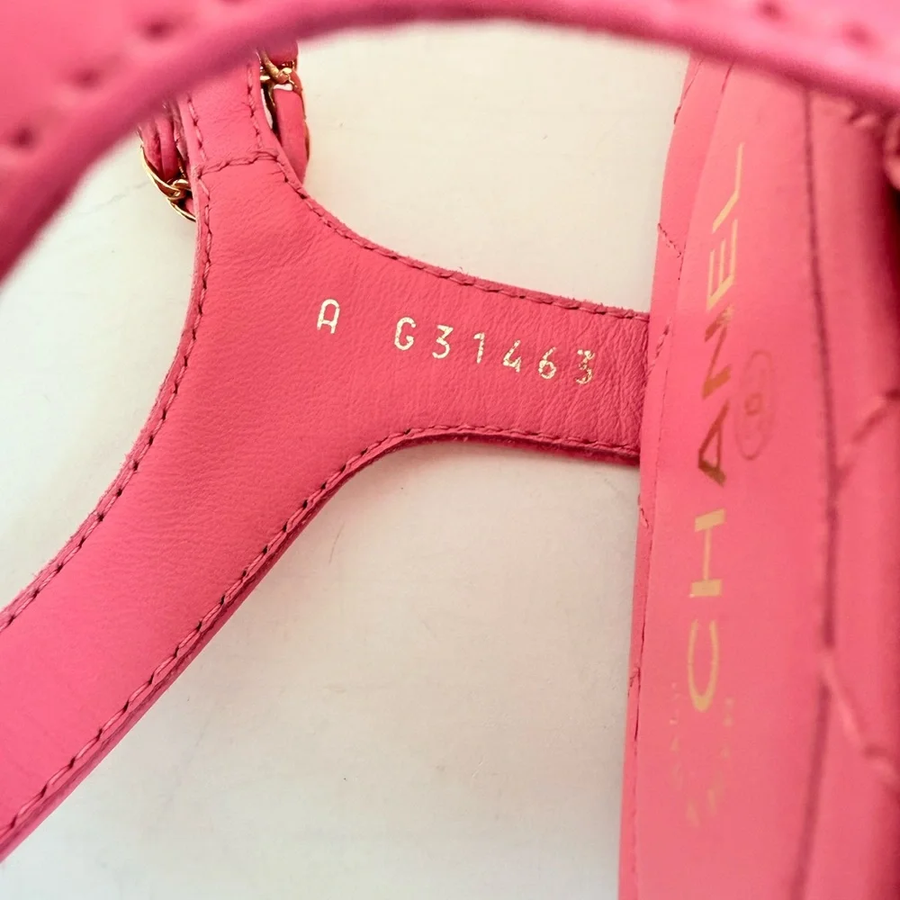Chanel 20S Pink Quilted Lambskin CC Chain Thong Sandals Gold Hardware EU 39.5 - Picture 5 of 11